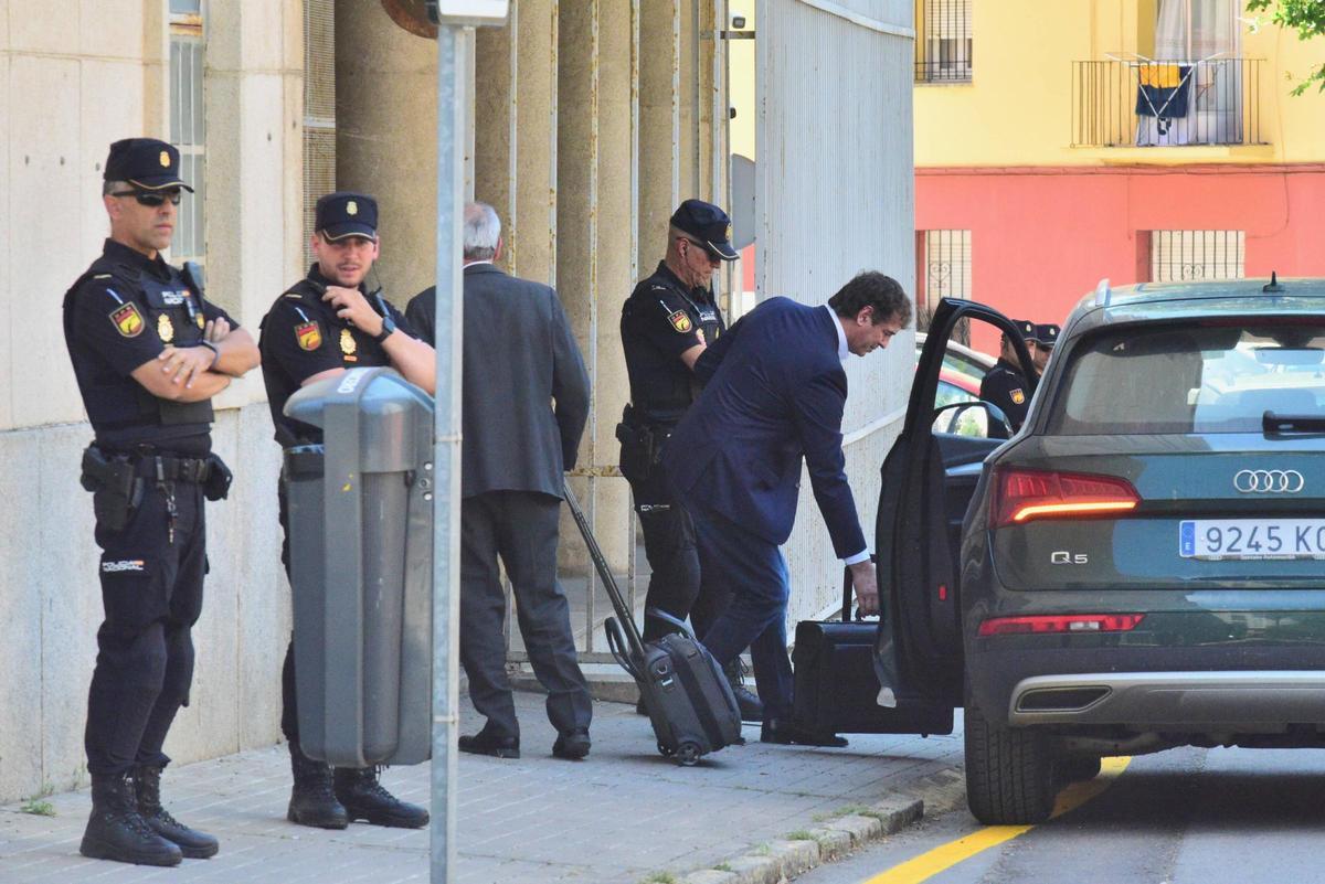 Fotogalería | Llegan los abogados de las acusaciones y los acusados en el juicio contra David Sánchez