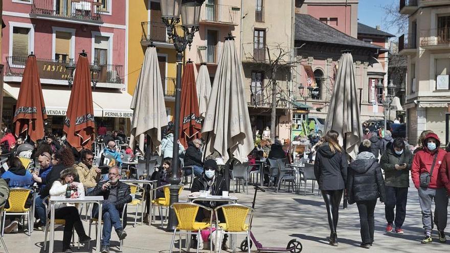 Ambient ahir al migdia a la plaça dels Herois de Puigcerdà