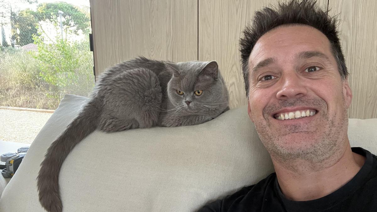 Miquel Farré, CRO de Musky,  y su gata Lola