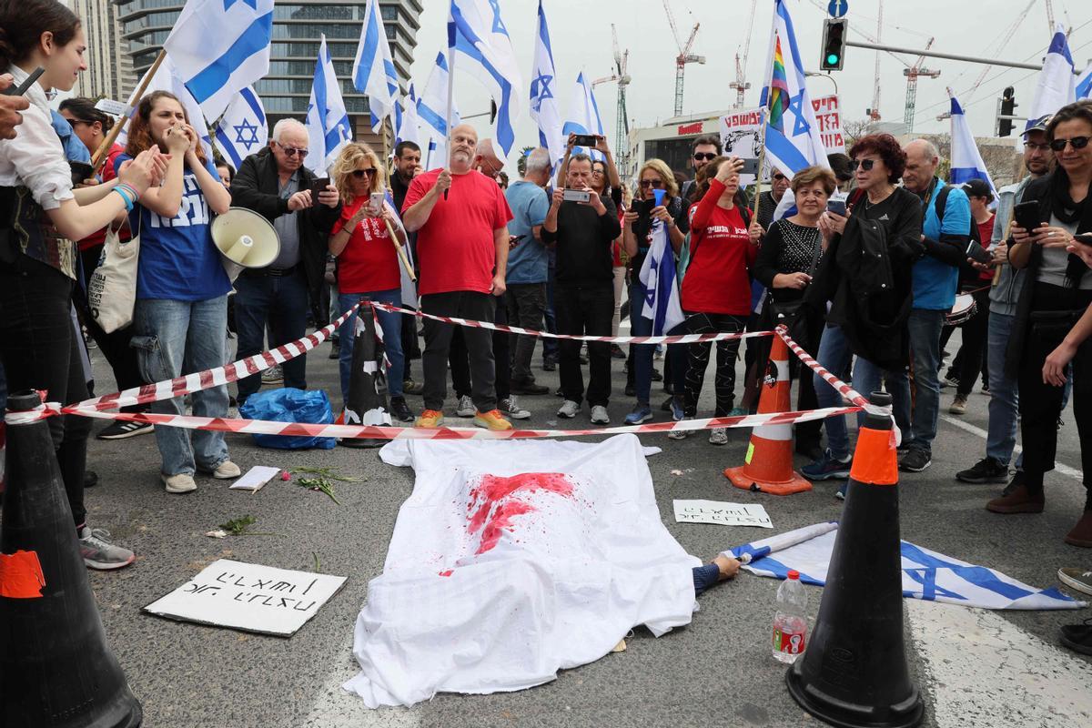 Manifestaciones en Tel Aviv contra las controvertidas reformas legales que promociona el gobierno de extrema derecha del país