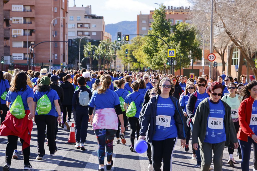 Imágenes del recorrido de la Carrera de la Mujer: avenida Pío Baroja y puente del Reina Sofía (II)