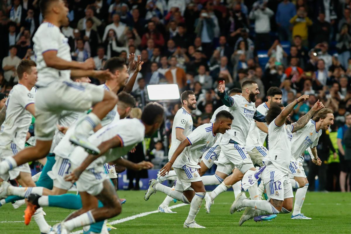 Los jugadores del Real Madrid celebran su victoria contra el Manchester City en 2022.