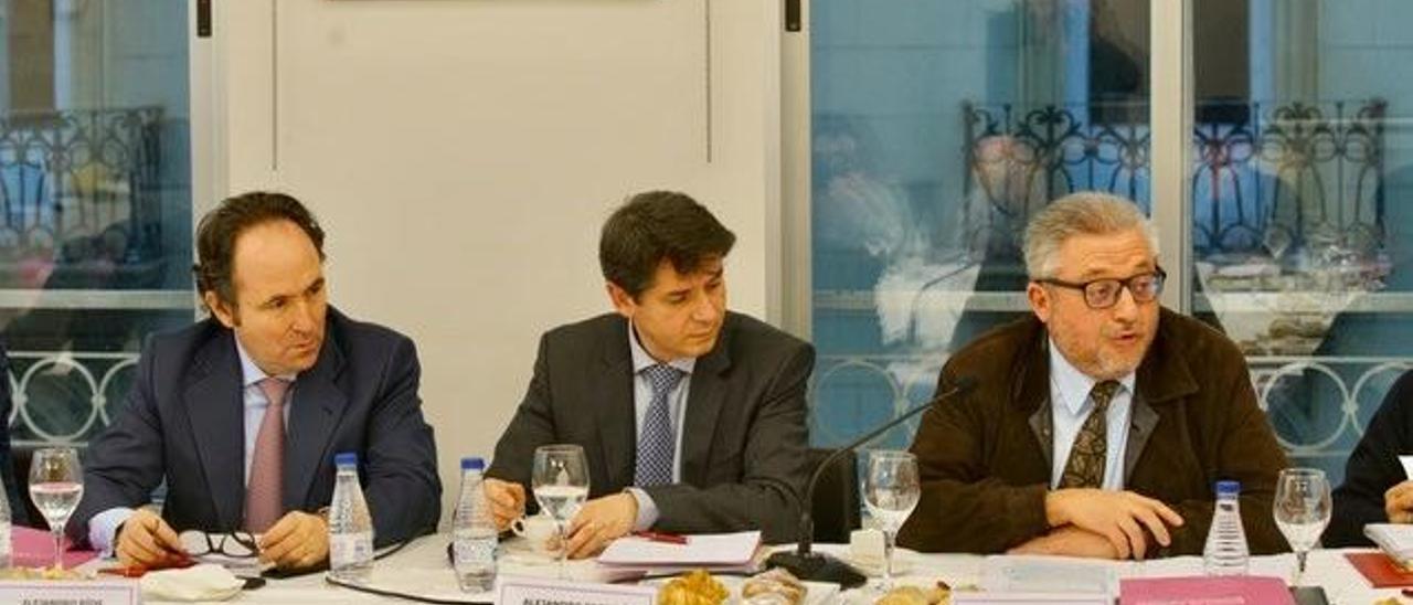 Alejandro Ríos, Alejandro Escribà y César Camisón, ayer.