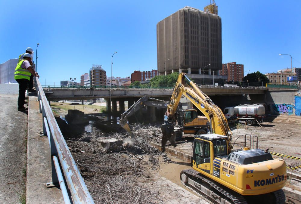 Demolición del tablero norte del Puente de Tetuán.