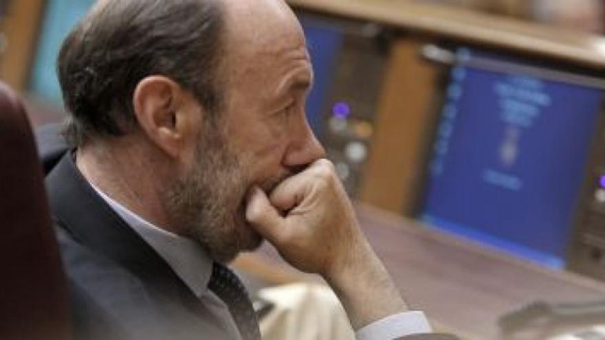 Rubalcaba a Zapatero: &quot;Me voy a tomar un café, que me duermo&quot;