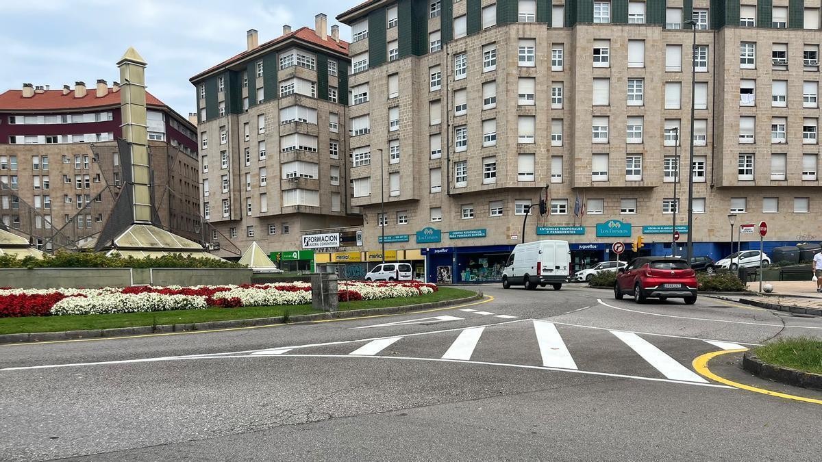 El ceda al paso repintado en la avenida de El Llano.