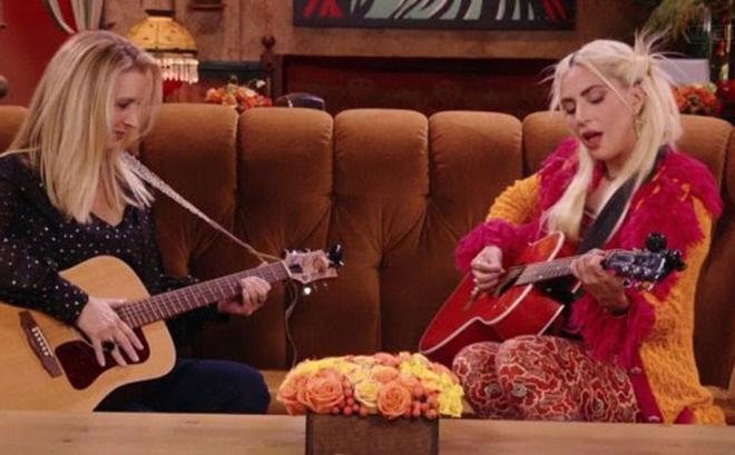 Lisa Kudrow y Lady Gaga en el reencuentro de 'Friends'