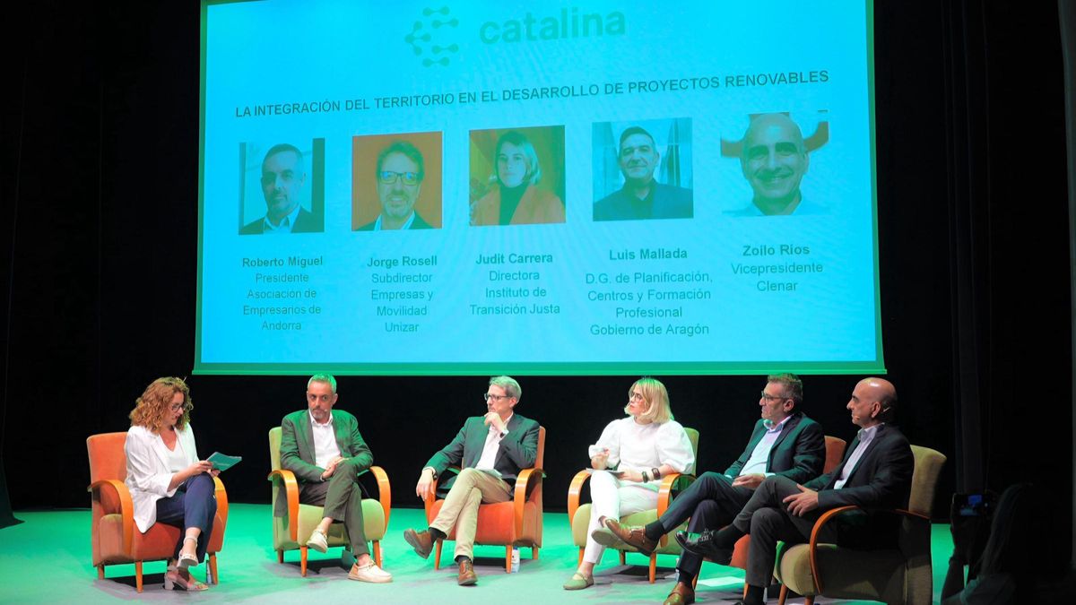 Mesa redonda durante el acto de clausura en Andorra.