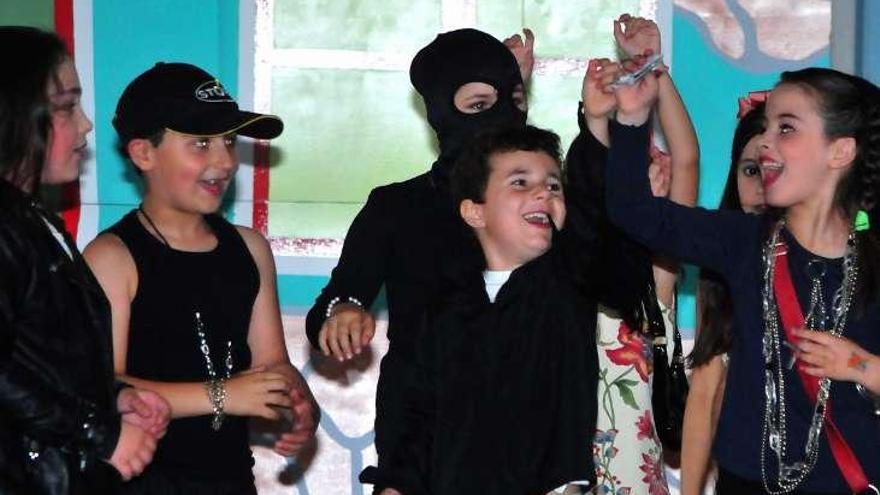 El CEIP A Lomba y la Escola de Música terminan el curso con teatro y un festival