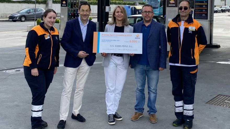 Fervi Lalín recibe un premio por su atención al cliente