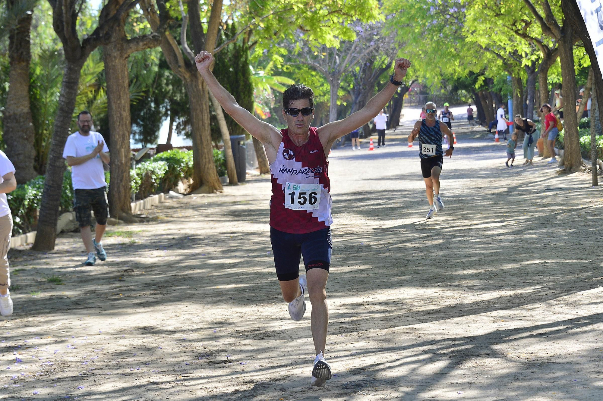 Carrera solidaria organizada por  QUIRÓNSALUD en beneficio de la asociación AFECÁNCER