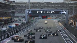 December 7, 2025, Abu Dhabi, United Arab Emirates: Start of the race, 01 VERSTAPPEN Max (nld), Red Bull Racing RB21, 04 NORRIS Lando (gbr), McLaren F1 Team MCL39, action during the 2025 Formula 1 Abu Dhabi Grand Prix, 24th round of the 2025 FIA Formula One World Championship from December 05 to 07, 2025 on the Yas Marina Circuit, in Abu Dhabi, United Arab Emirates,Image: 1057354006, License: Rights-managed, Restrictions: * Belgium, France, Germany and Netherlands RIGHTS OUT *, Model Release: no, Credit line: Xavi Bonilla / Zuma Press / ContactoPhoto Editorial licence valid only for Spain and 3 MONTHS from the date of the image, then delete it from your archive. For non-editorial and non-licensed use, please contact EUROPA PRESS. 07/12/2025 ONLY FOR USE IN SPAIN