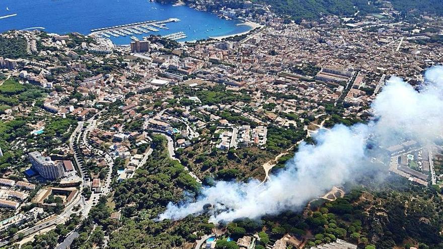 Imatge aèria de l&#039;incendi de l&#039;agost a Sant Feliu