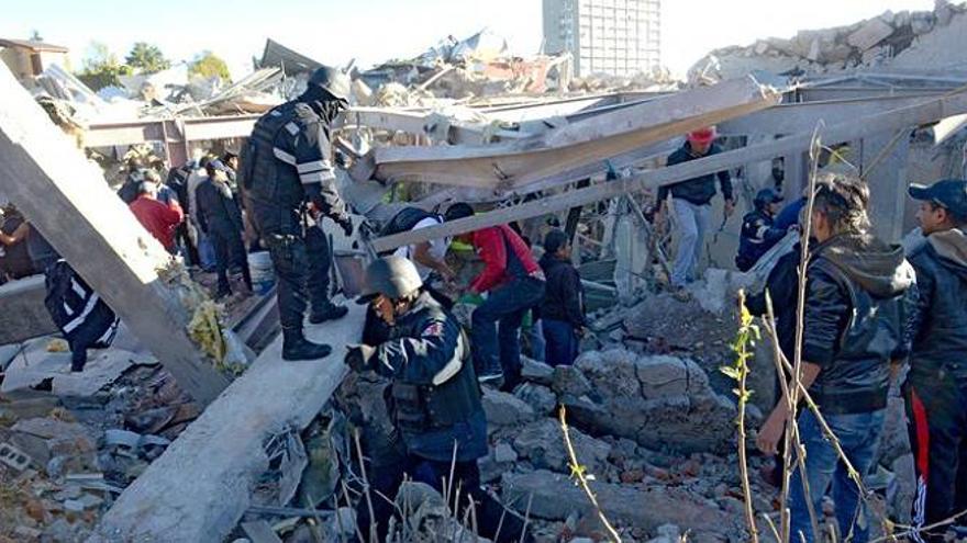 Al menos siete muertos al explotar un camión de gas en un hospital infantil de México