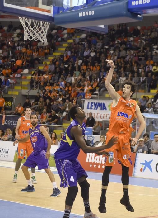 El Leyma Coruña doblega al Palencia