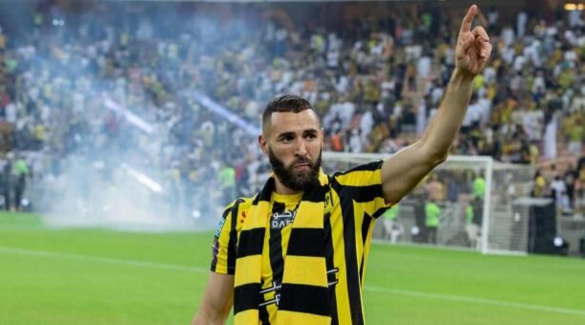 Karim Benzema durante su presentación con el Al-Ittihad de Arabia Saudí, al que llegó tras convertirse en una leyenda del Real Madrid / EFE