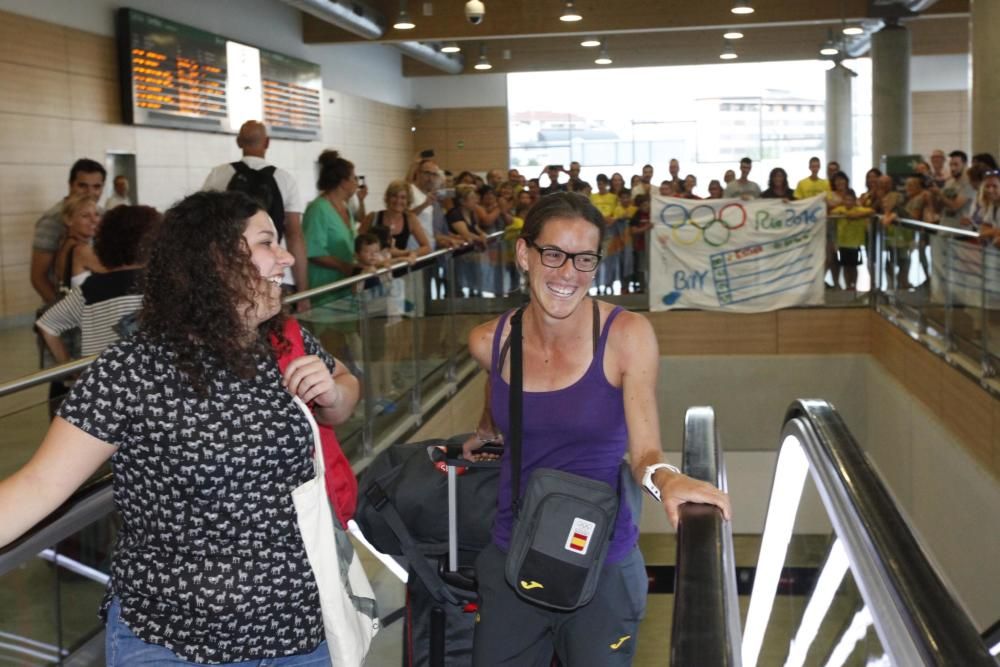 Arribada d'Esther Guerrero a l'estació del TAV a Girona