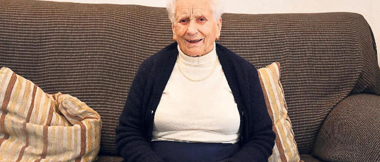 Clotilde Limia, centenaria de Pontevedra.  // G. Santos