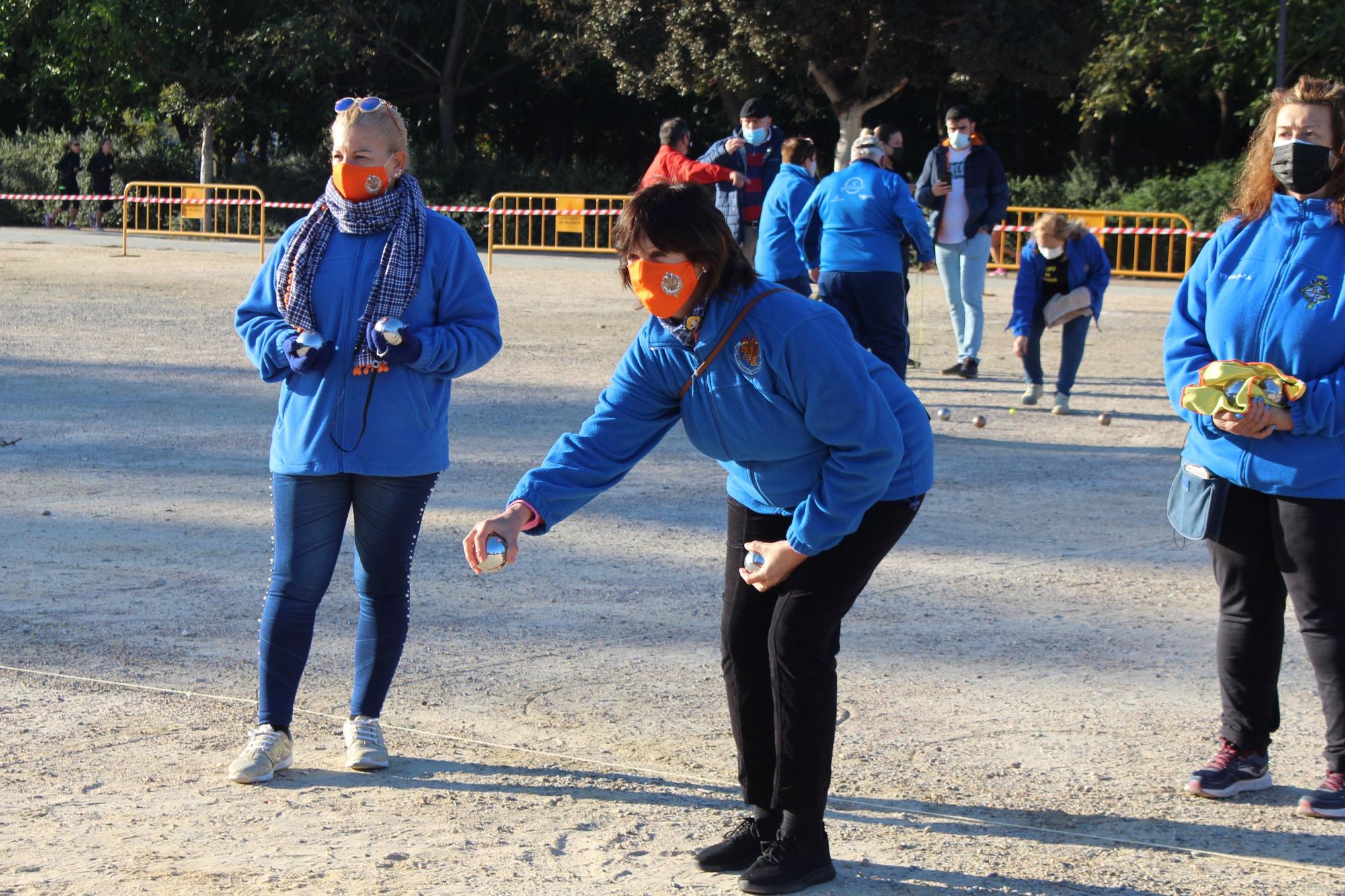 La actividad fallera vuelve a golpe de petanca