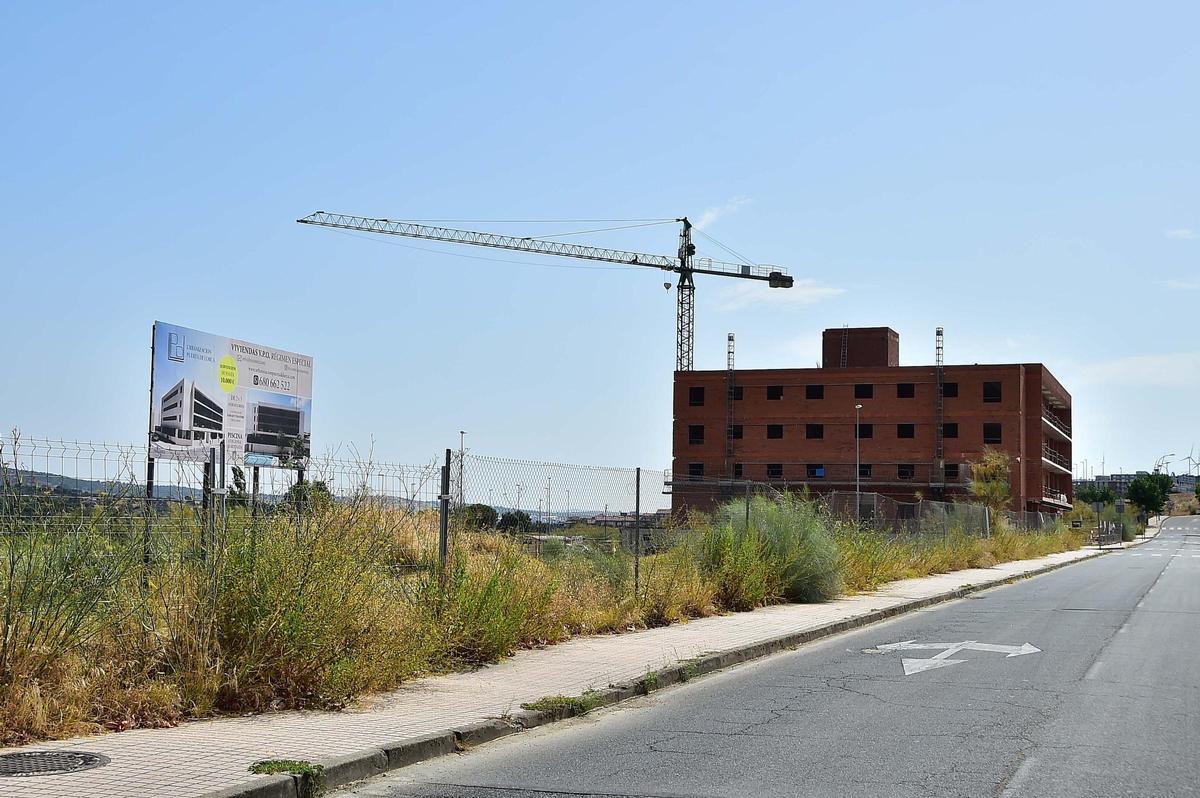 Imágenes de la zona donde se construirán 26 viviendas protegidas en Plasencia