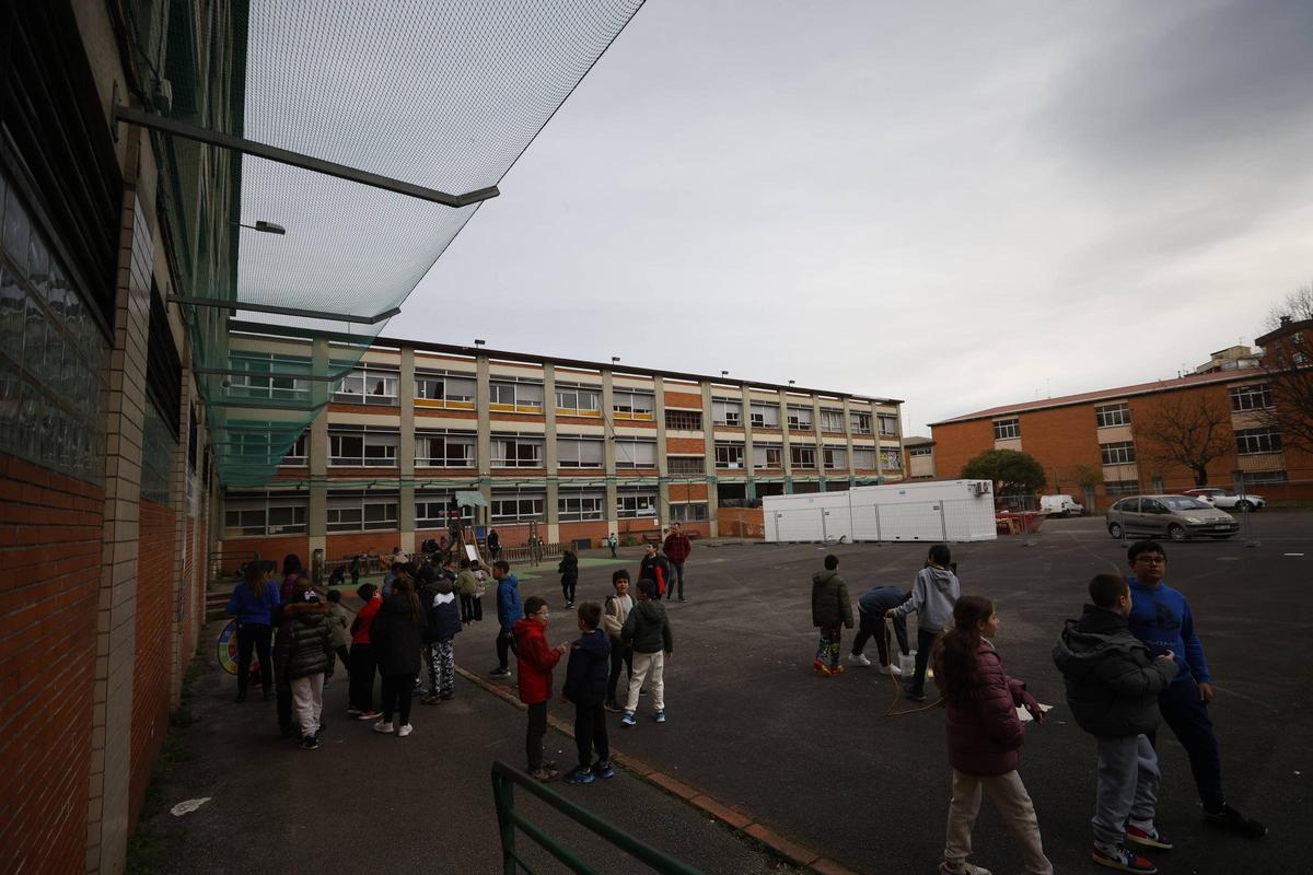Así es el día a día en un colegio en obras: el Rey Pelayo de Gijón empieza a ver la luz al final del túnel dos años después del derrumbe (en imágenes)