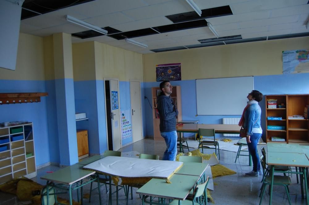 Educación suspende las clases en el colegio de Fornelos al anegarse el interior