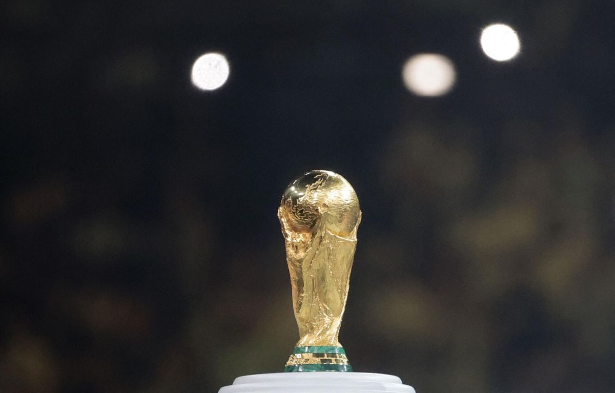 GR7042. LUSAIL (CATAR), 18/12/2022.- Fotografía del trofeo de la Copa del Mundo hoy, en la final del Mundial de Fútbol Qatar 2022 entre Argentina y Francia en el estadio de Lusail (Catar). EFE/ Juan Ignacio Roncoroni. mundial 2022 qatar . seleccion argentina . seleccion francia. final