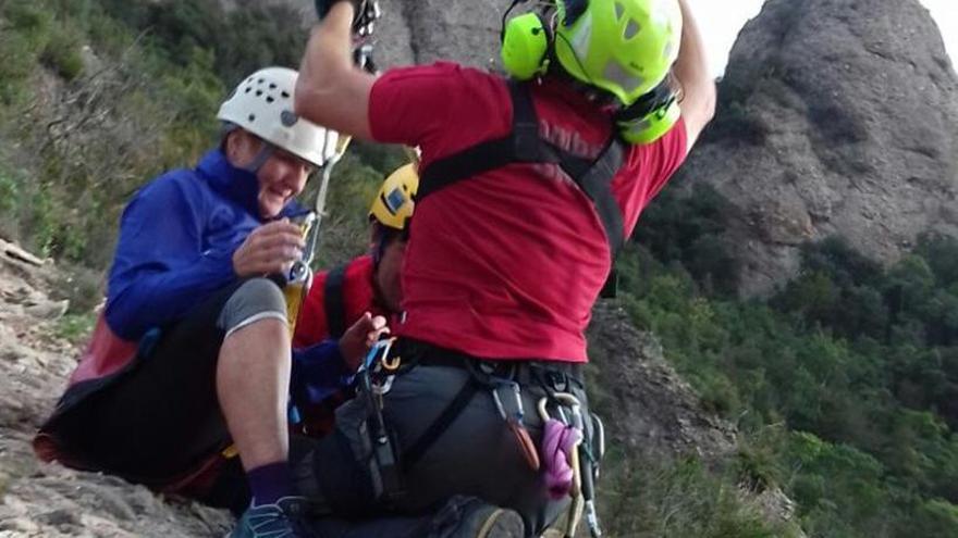 Rescaten en helicòpter una excursionista accidentada a Montserrat