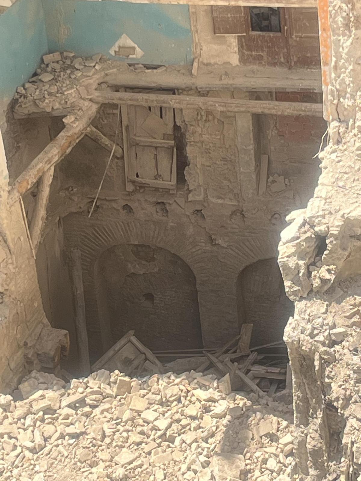 La estructura de ladrillo tras los muros derribados en el Tubo de Zaragoza.