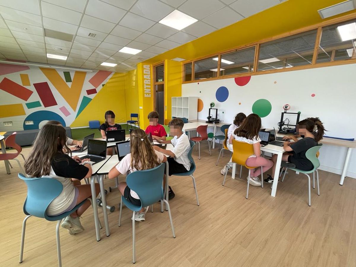 Una de las coloridas aulas del CEIP Flor de Azahar de Cártama.