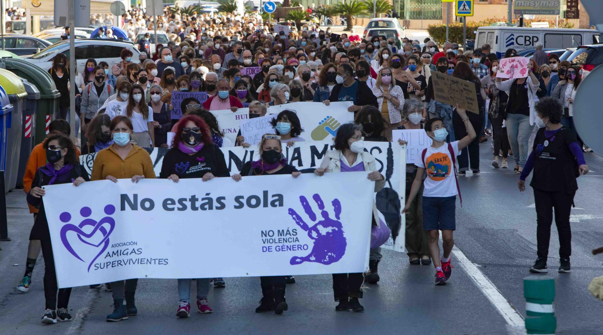 Manifestación en el Port de Sagunt por el asesinato machista de Soledad.