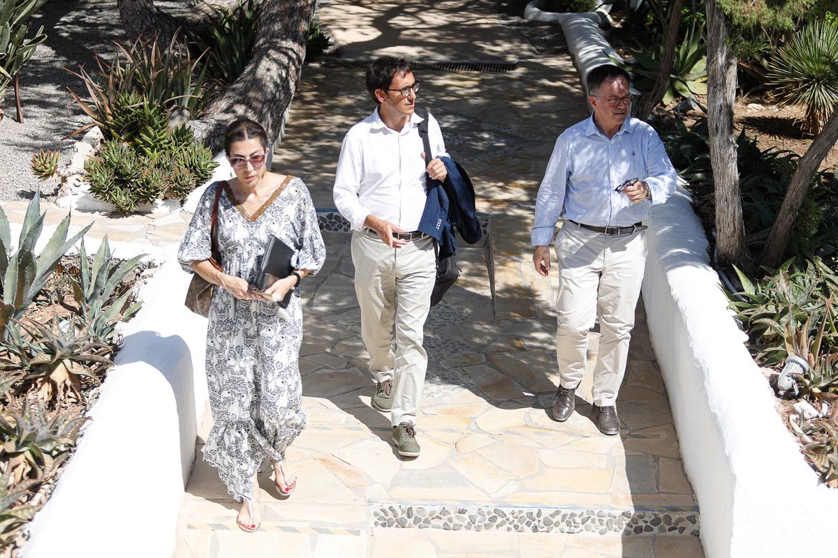 Reunión de Iago Negeruela en Sant Antoni con empresarios y hoteleros