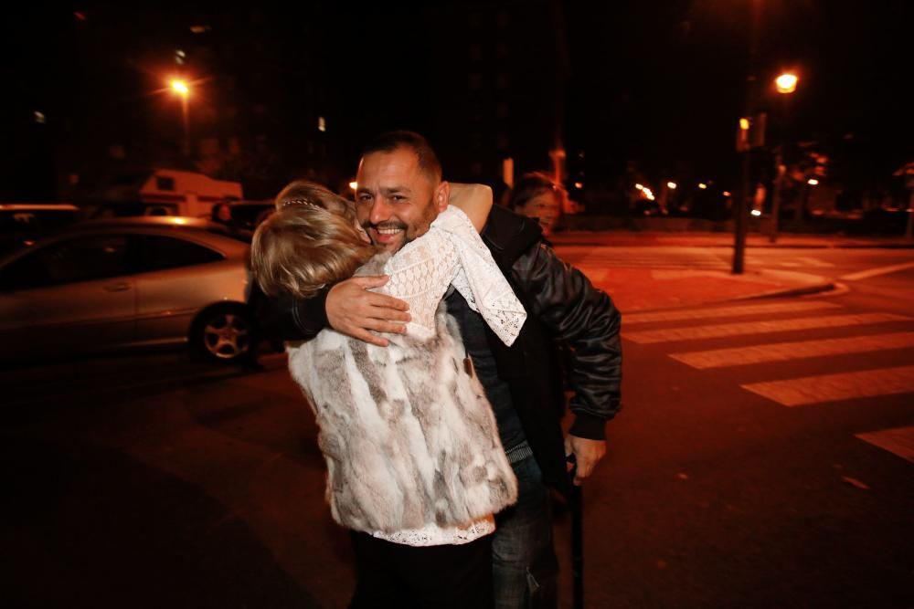 Cariñoso recibimiento a Carlos Muñoz tras 7 años viajando por el mundo