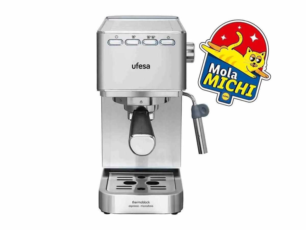 Imagen de la cafetera rebajada en un 50%.