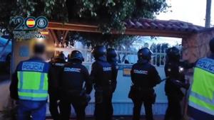 La Policía Nacional libera a once mujeres víctimas de explotación sexual y desarticula una organización criminal transnacional dedicada a la trata de seres humanos