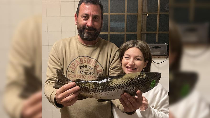 Una trucha de dos kilos y más de medio metro: el exitoso estreno de la temporada de pesca en Campo Lameiro