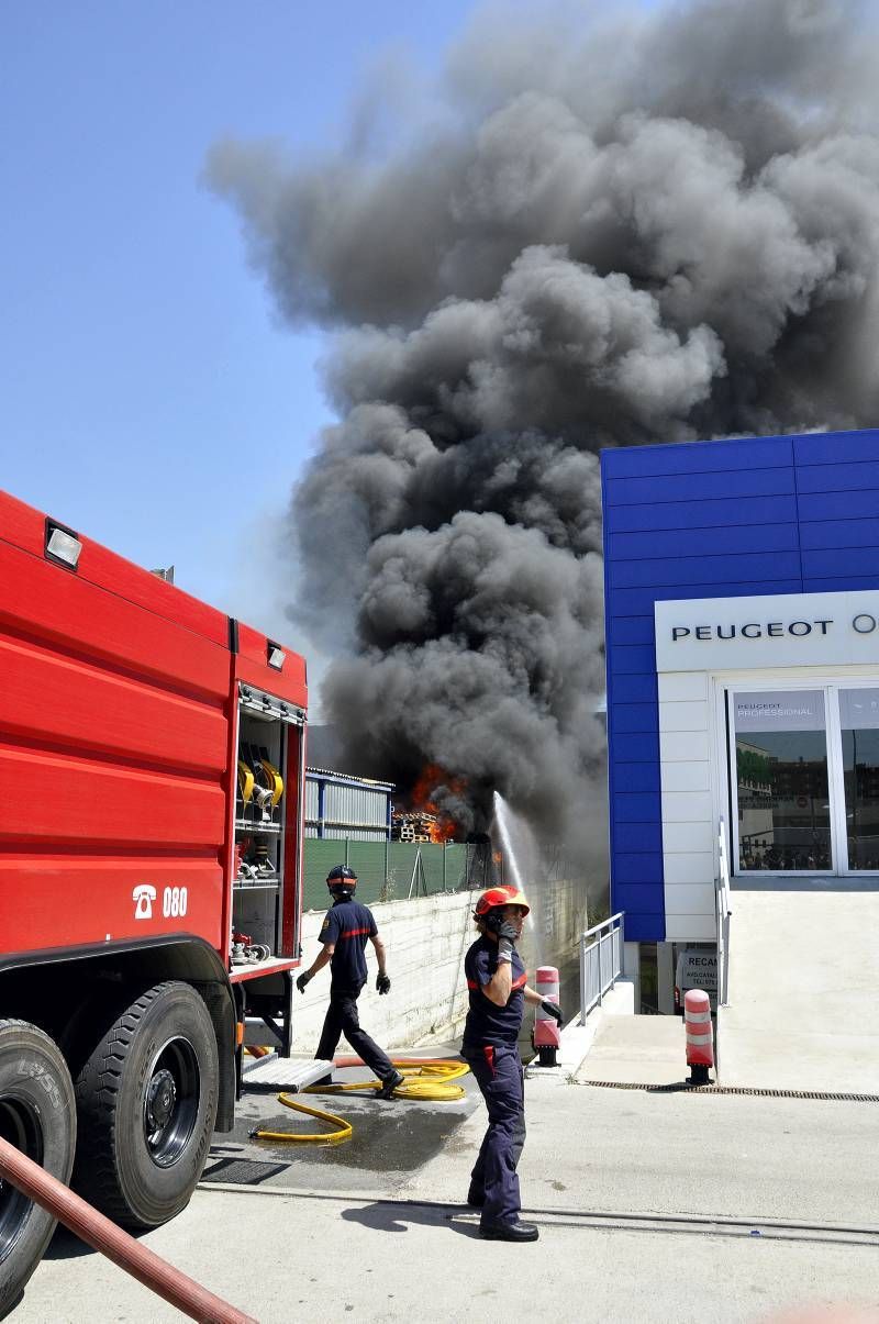 Fotogalería: Incendio en el polígono de Cogullada