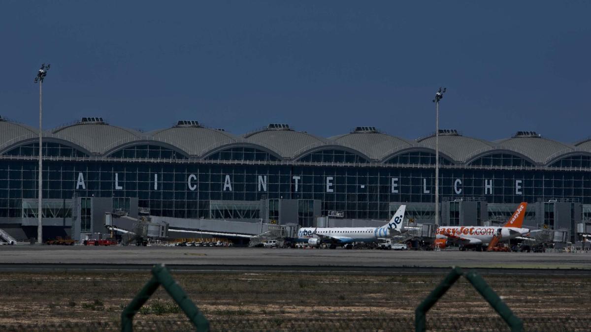 El aeropuerto Alicante-Elche, que cambió de nombre en 2012, en una imagen de archivo.