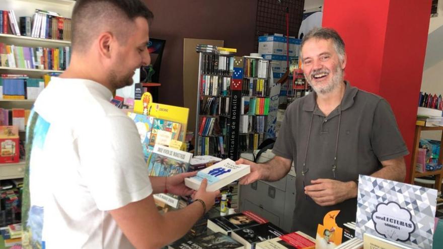 Las librerías de la zona incrementan sus ventas durante el verano gracias al “lector de playa”