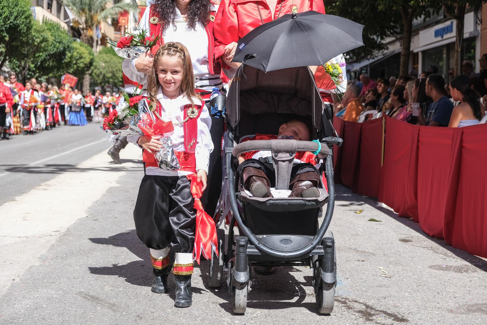 Ofrenda a la patrona de los Moros y Cristianos de Villena