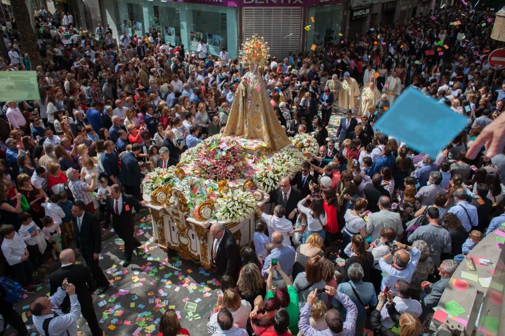 El Cristo Resucitado y de la Virgen de la Asunción inundan la ciudad de alegría y color