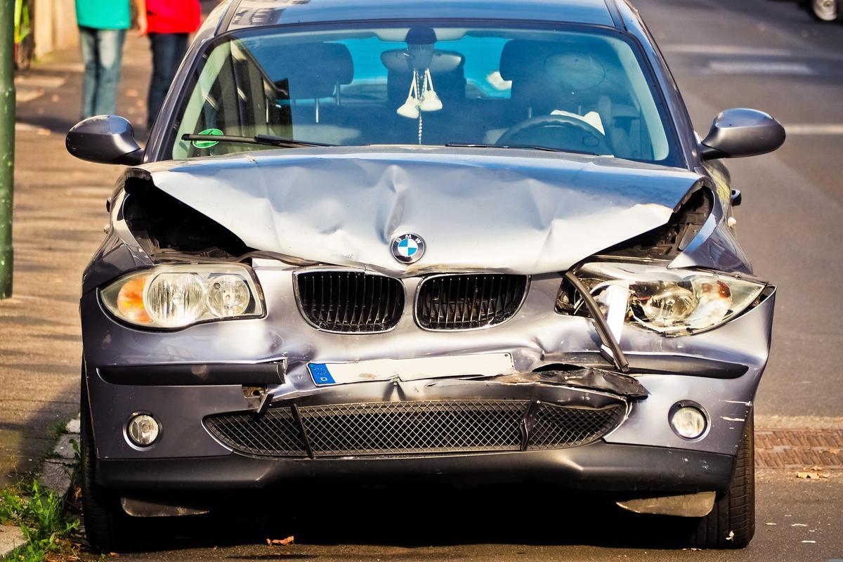 BMW tras un accidente frontal