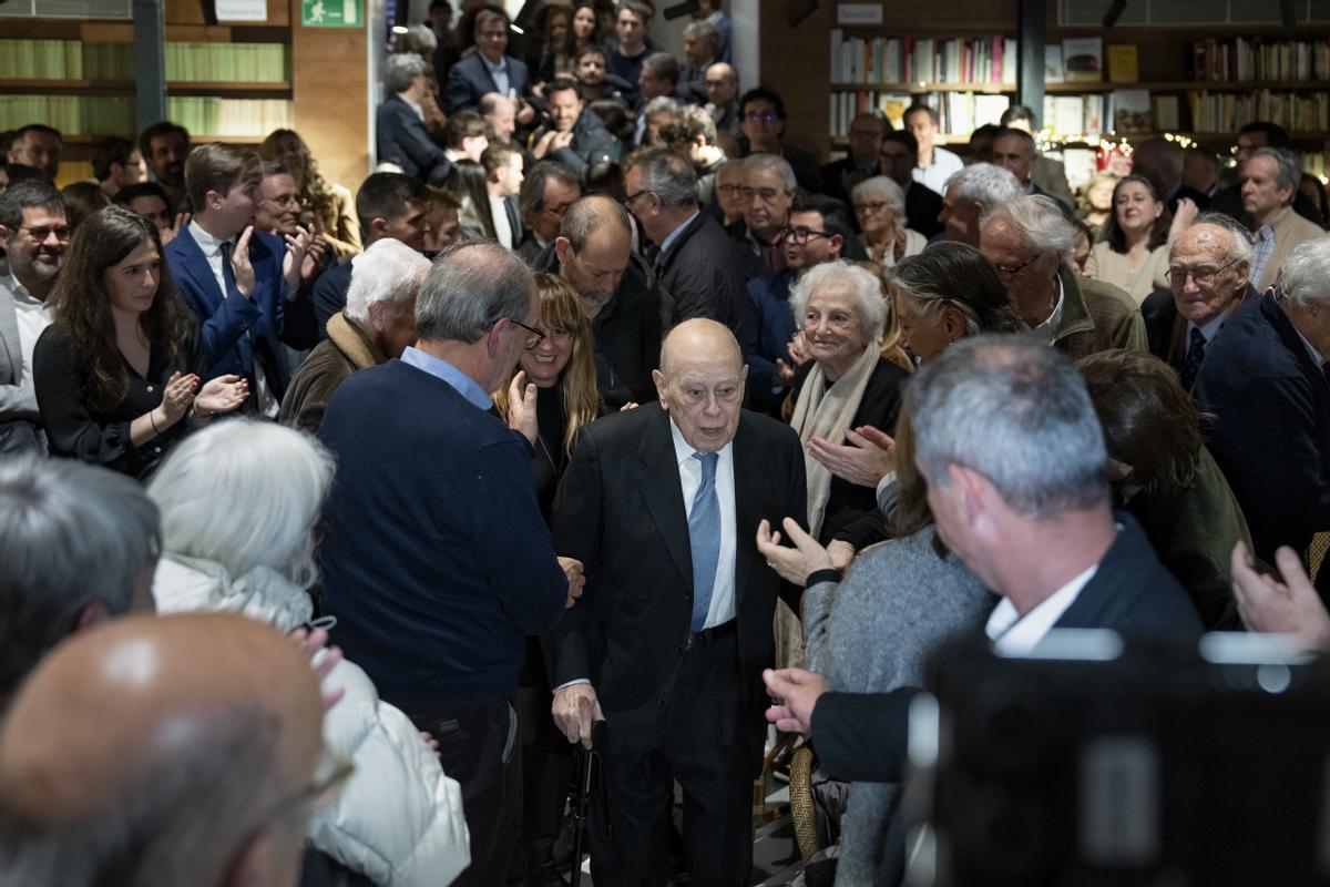 Jordi Pujol en la presentación de una reedición de Dels turons a laltra banda del riu