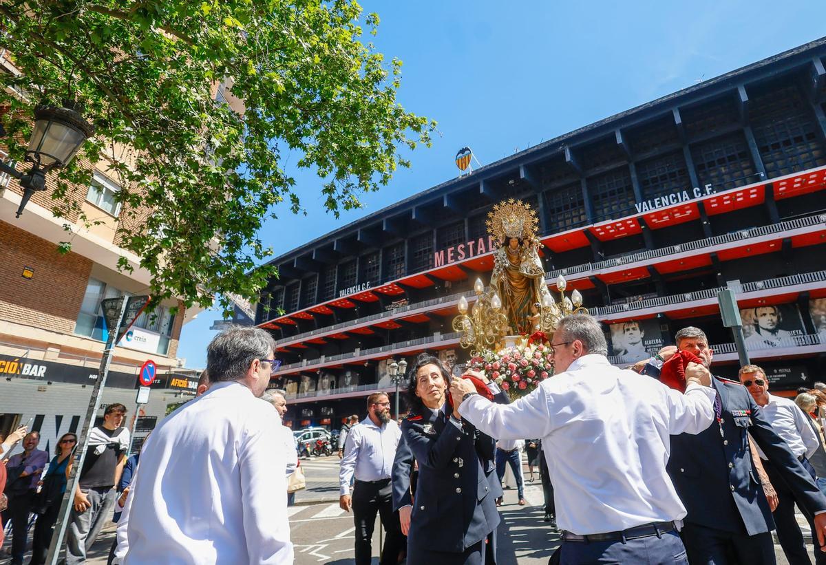 La Virgen de Tabacalera recorre el barrio de la Exposición