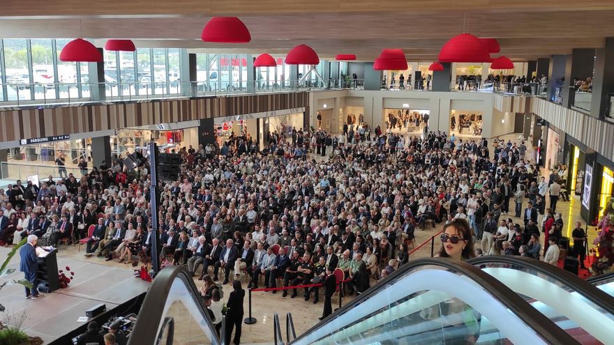 El grup Inditex busca personal per les botigues del Gran Jonquera