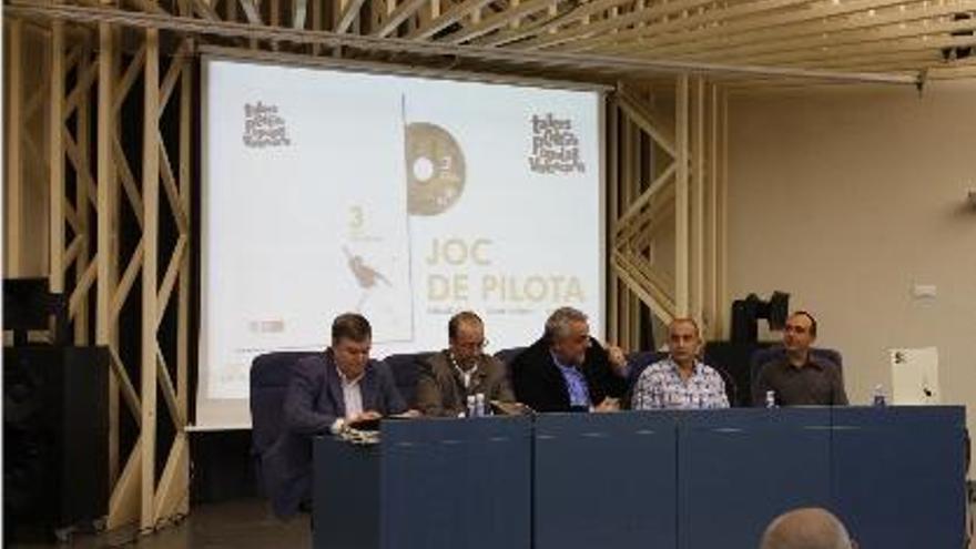 El Club Diario Levante acogió la presentación del nuevo libro.
