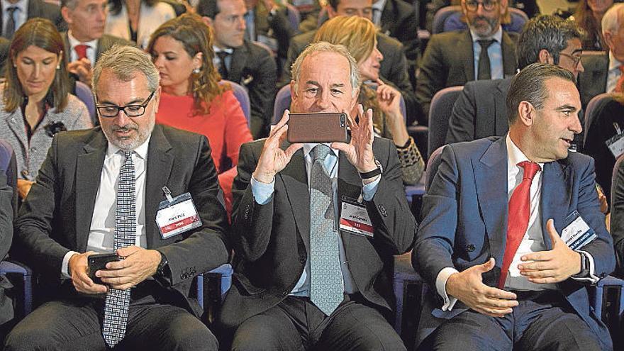 Marc Puig (Puig), Juan Corona (IEF) y Manuel Iturbe (Santander).