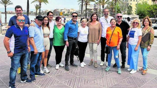 Armengol visitó la zona de la Platja de Palma para hablar con los vecinos.