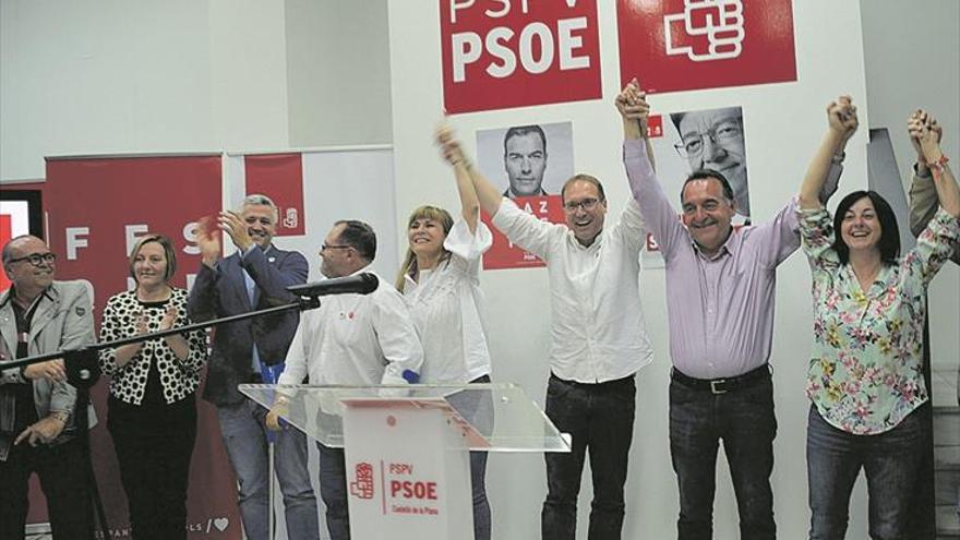 El PSOE gana unas generales por primera vez en 30 años
