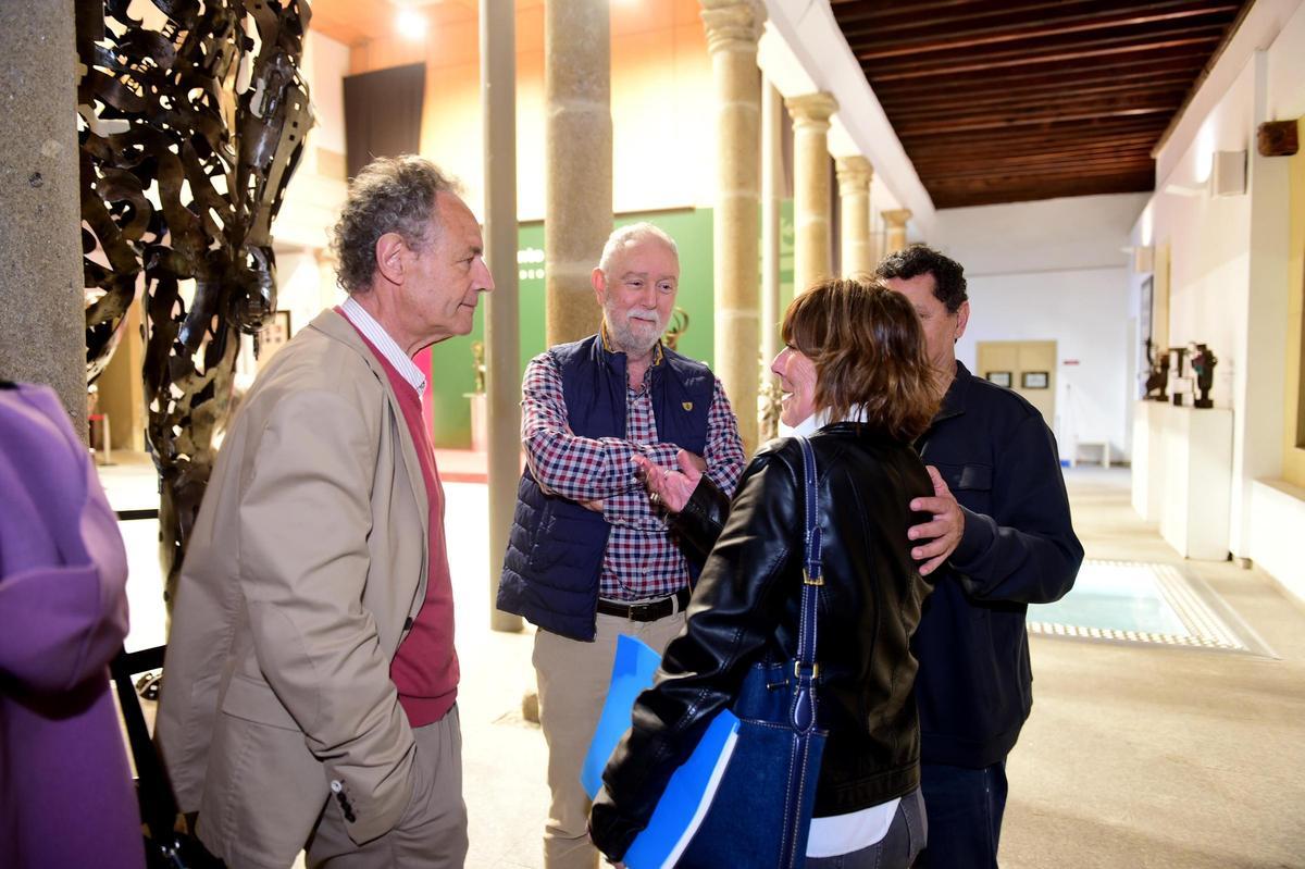 Alfredo Moreno repite por siete votos como secretario general del PSOE de Plasencia